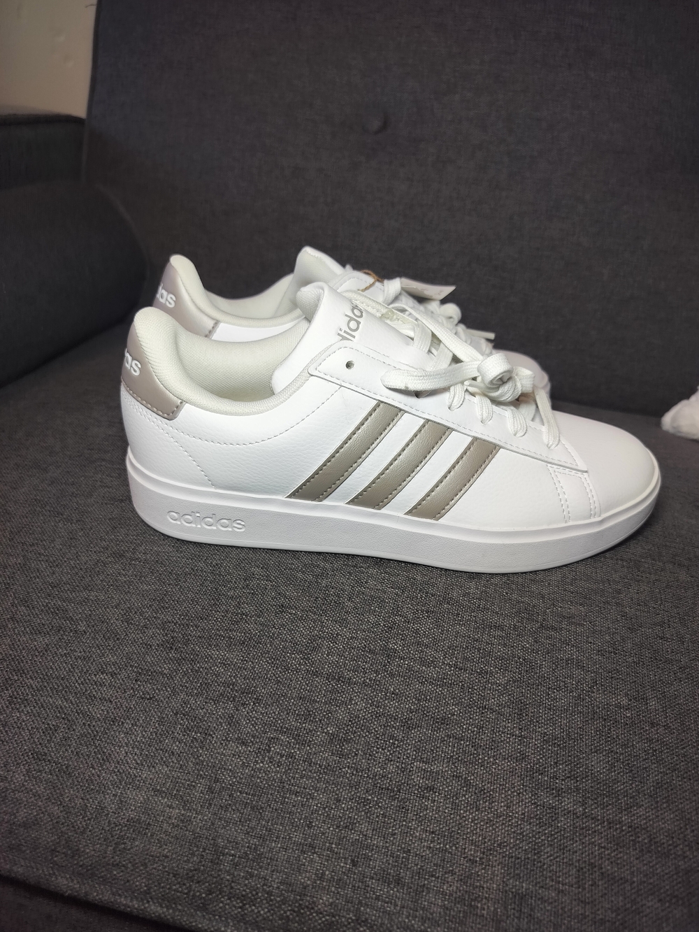 Adidas Grand Court 2.0 White Platinum Metallic Sneakers Women’s Size 7 NWT